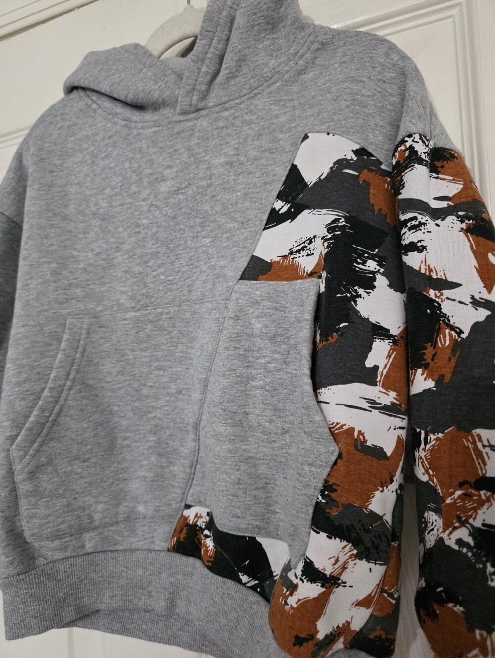 Zyia Active Girls Sweatshirt Hoodoe Colorblock Camo Kangaroo Pocket Size 6/7